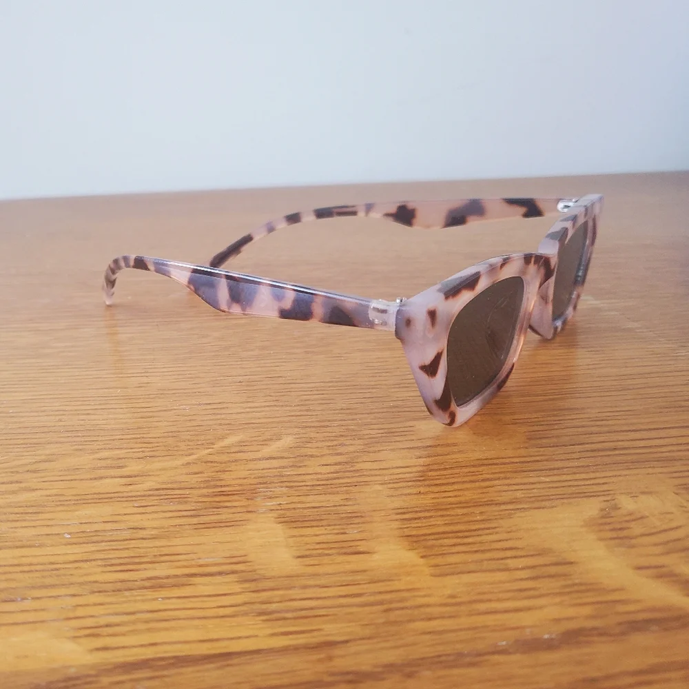 Leopard Print Sunglasses - Picture 2 of 5